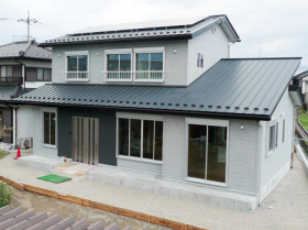 昭和町　W様邸大きな窓が特徴の外観　依田工務店　ホームクチュール